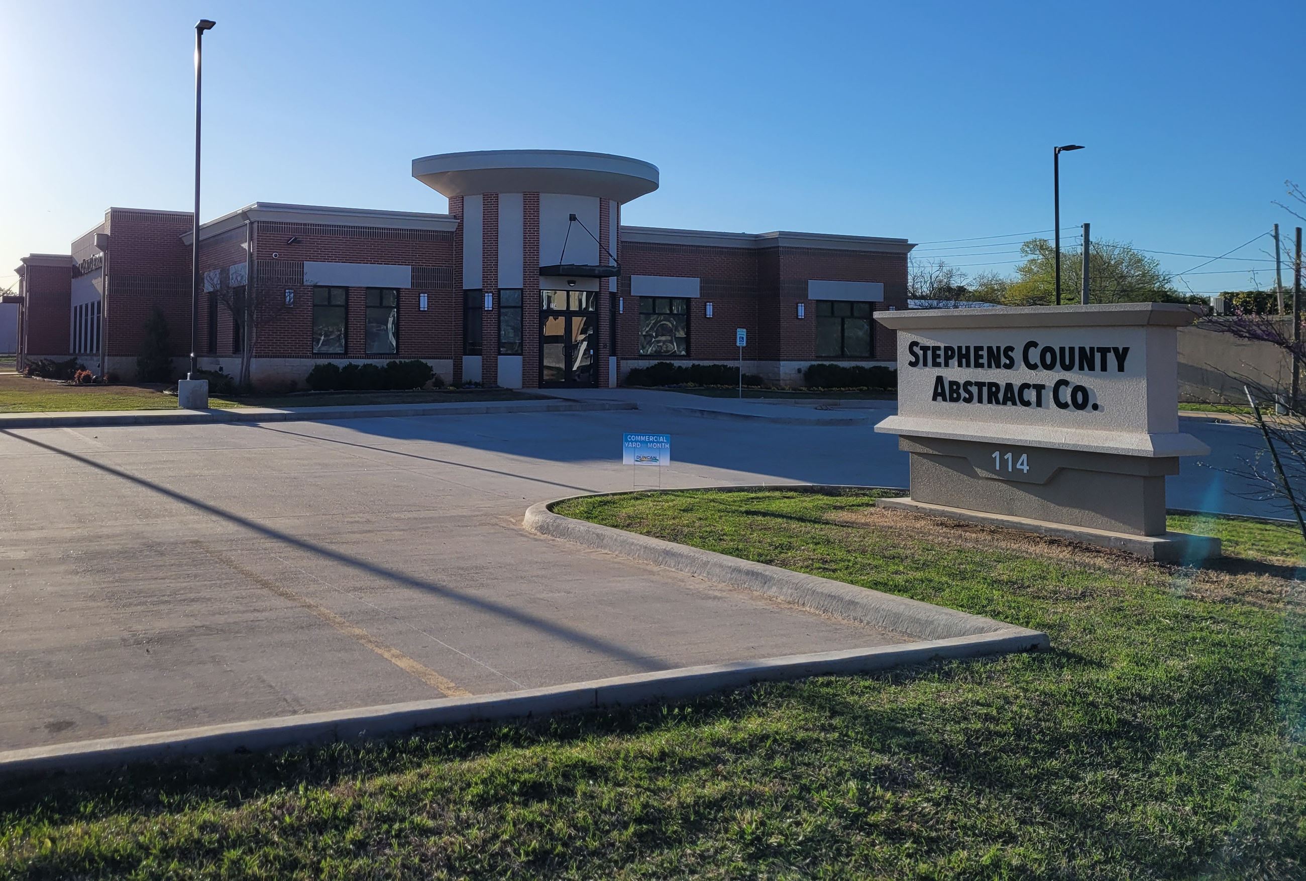 Commercial Yard of the Month- April 2024 Stephens County Abstract Co.